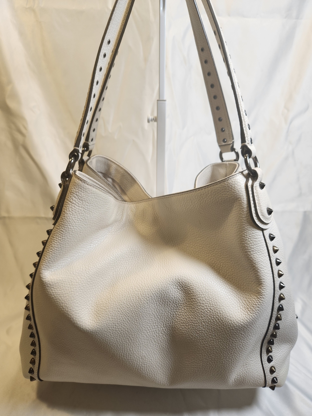 Coach Edie Shoulder Bag 31 with Rivets - Picture 2 of 7